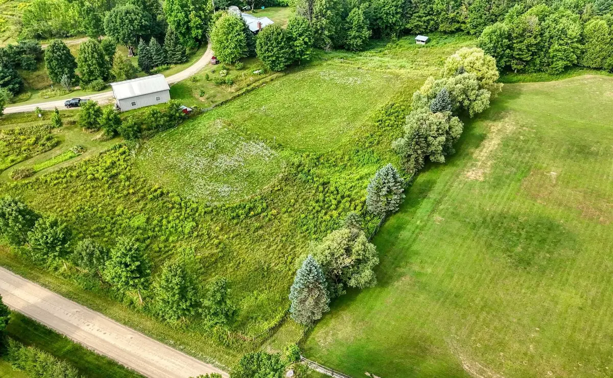 Minto, ON N0G 1Z0,9568 O'Dwyers RD