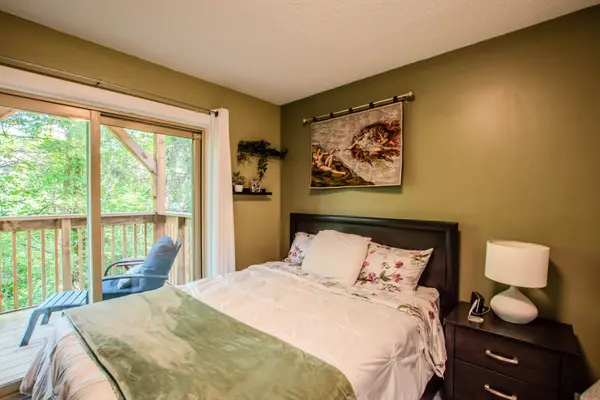 Barrie, ON L4N 7K6,48 Shadowood RD #8