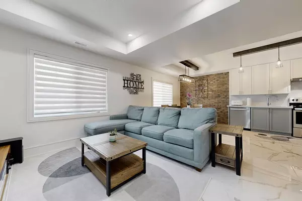 Toronto W03, ON M6M 0B5,15 Forbes AVE #2