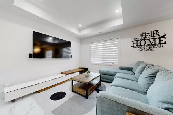 Toronto W03, ON M6M 0B5,15 Forbes AVE #2