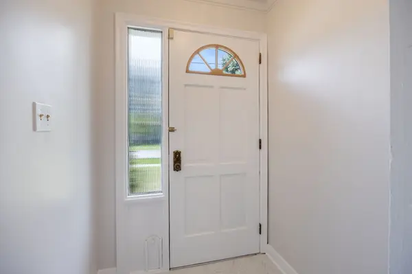 Toronto C04, ON M6A 1N3,151 Ranee AVE