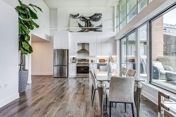 Toronto C01, ON M6K 3R8,125 Western Battery RD #210