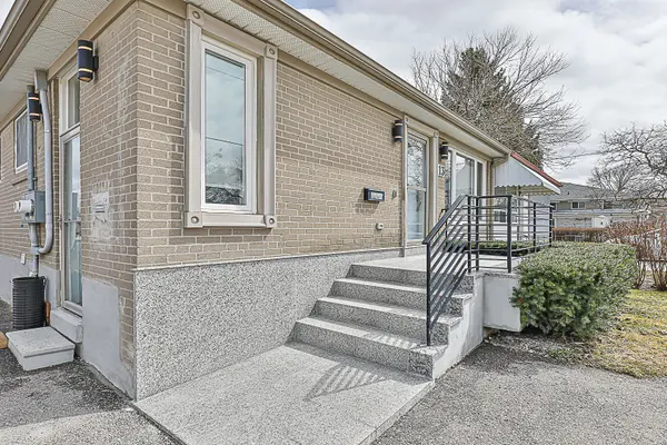 Aurora, ON L4G 1Y9,13 Richardson DR