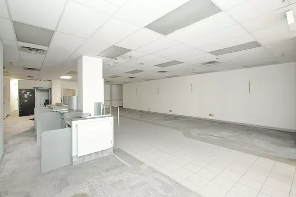 Toronto W01, ON M6P 4E5,1709 Bloor ST W