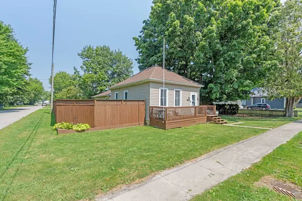 8026 Centre ST, Brooke-alvinston, ON N0N 1A0