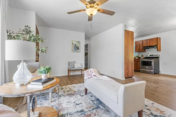 Keaau, HI 96749,15-1600 KALOLI DR