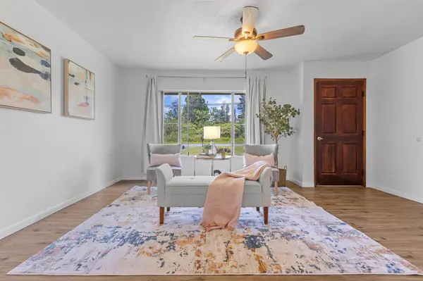 Keaau, HI 96749,15-1600 KALOLI DR