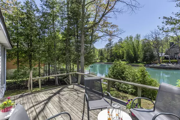 Wasaga Beach, ON L9Z 2S4,142 32nd ST S