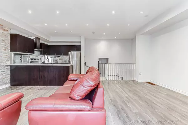 Pickering, ON L1X 0E4,1757 Rex Heath DR