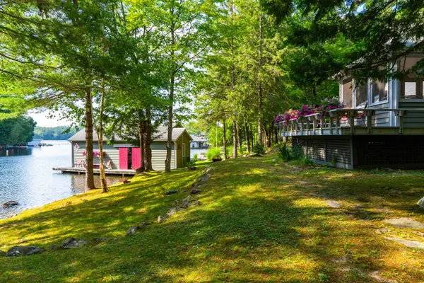 Muskoka Lakes, ON P0B 1G0,1205 Joe River RD #6