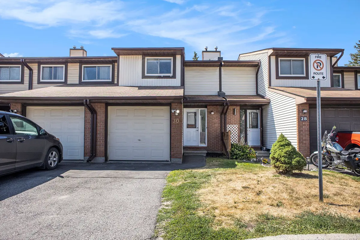 Kanata, ON K2L 2Y4,30 Baneberry CRES #68