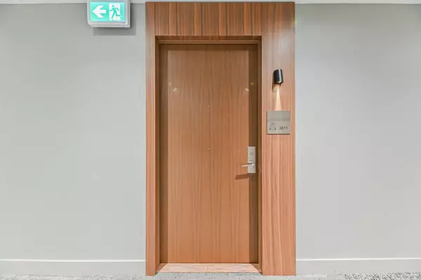 Toronto W01, ON M6S 1A1,1926 Lakeshore BLVD #3811