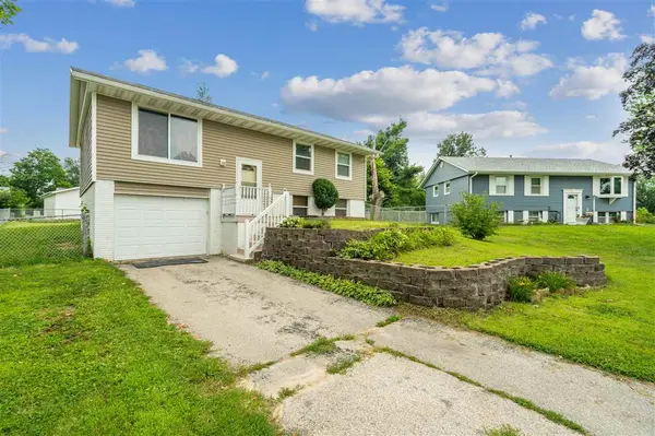 IA 52402,6612 Inwood Lane NE