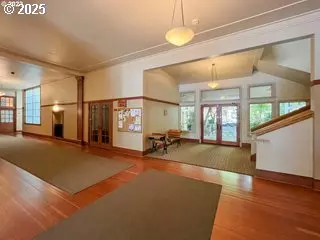 Eugene, OR 97402,650 W 12TH AVE #120