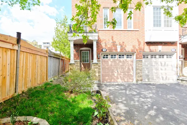 15 Gemstone LN, Brampton, ON L6X 0H1