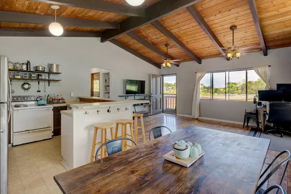 Keaau, HI 96749,15-1004 KALOLI DR