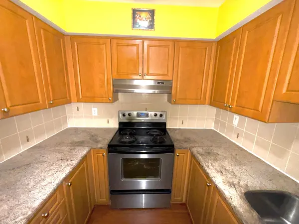 225 Wellesley ST E #208, Toronto C08, ON M4X 1X8