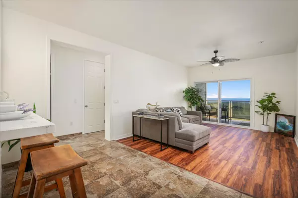 Kailua-kona, HI 96740,73-1114 NUUANU PL #L203