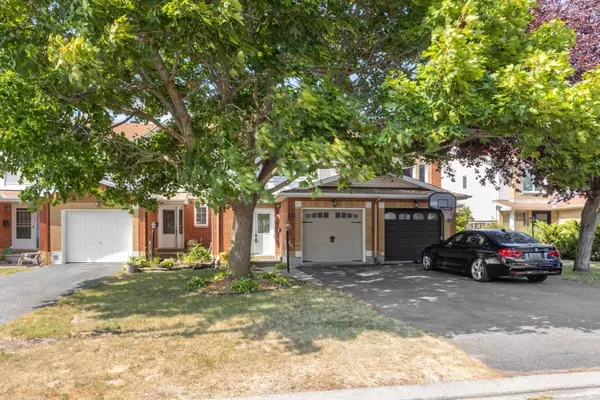 Barrhaven, ON K2J 4K8,221 Longshire CIR