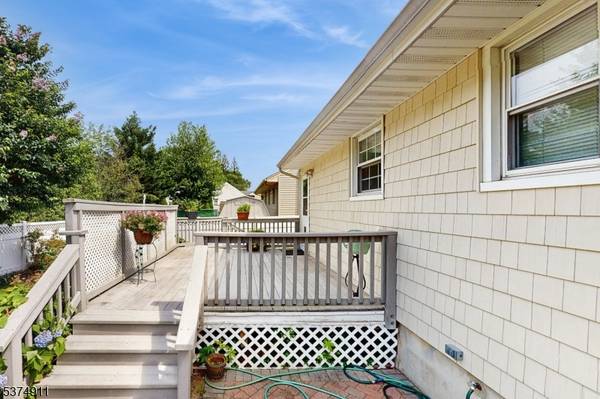 131 Hazelwood Ave, Metuchen Boro, NJ 08840