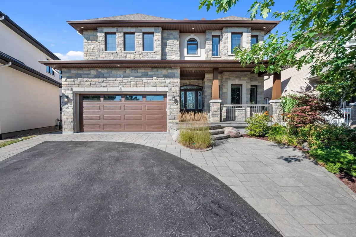 Mooneys Bay - Carleton Heights And Area, ON K2C 4J2,241 Madhu CRES