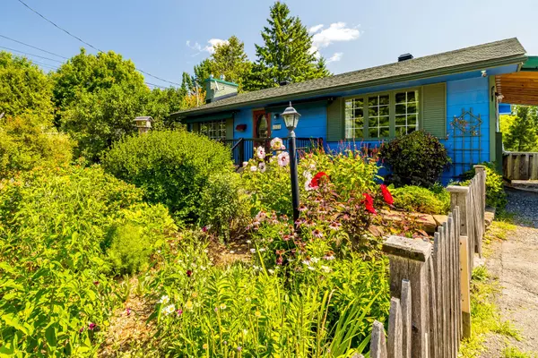 Mississippi Mills, ON K0A 1A0,343 Hope ST