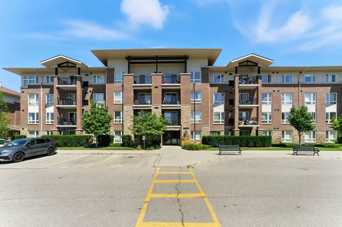 Guelph, ON N1L 0L2,45 Kingsbury SQ #207