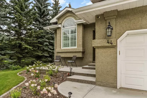 Calgary, AB T2Z 1N7,44 Mountain Park CIR Southeast