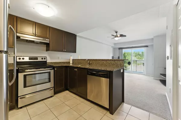 Guelph, ON N1L 0L2,45 Kingsbury SQ #207