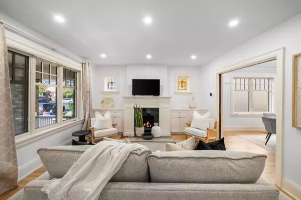 Toronto C04, ON M5M 1P4,107 Brookdale AVE