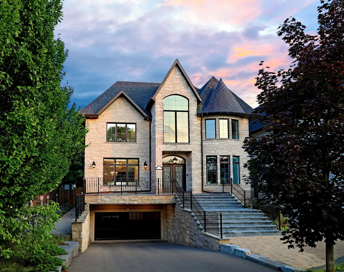 Aurora, ON L4G 2M6,111 Hillview RD