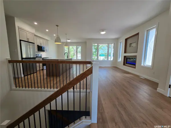 44 KENNEY CRESCENT, Weyburn, SK S4H 1L3