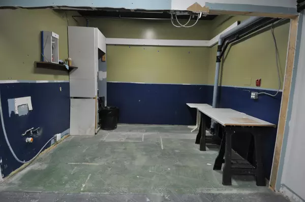 Owen Sound, ON N4K 1L1,232 8TH ST E