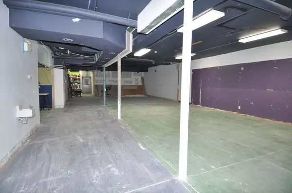 Owen Sound, ON N4K 1L1,232 8TH ST E