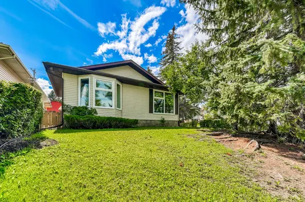 111 Macewan DR Northwest, Calgary, AB T3K 2G2