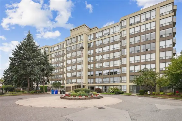 Niagara Falls, ON L2E 7H4,5100 Dorchester RD #608