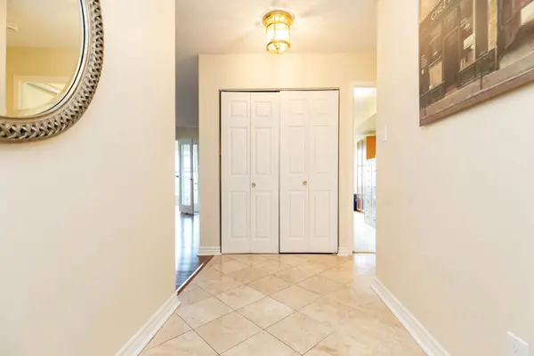 Toronto C13, ON M3C 3T9,18 Concorde PL #726