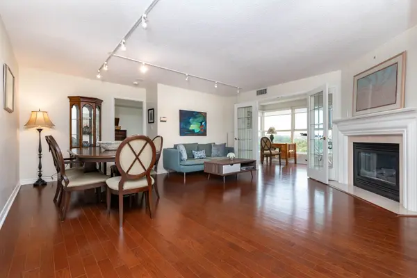 Toronto C13, ON M3C 3T9,18 Concorde PL #726