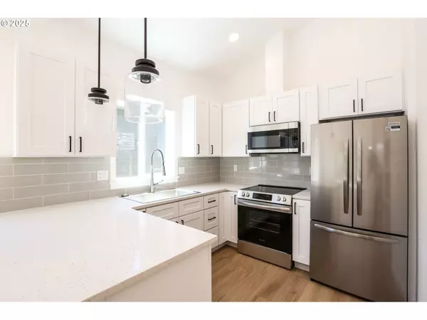 Eugene, OR 97404,827 Horn LN