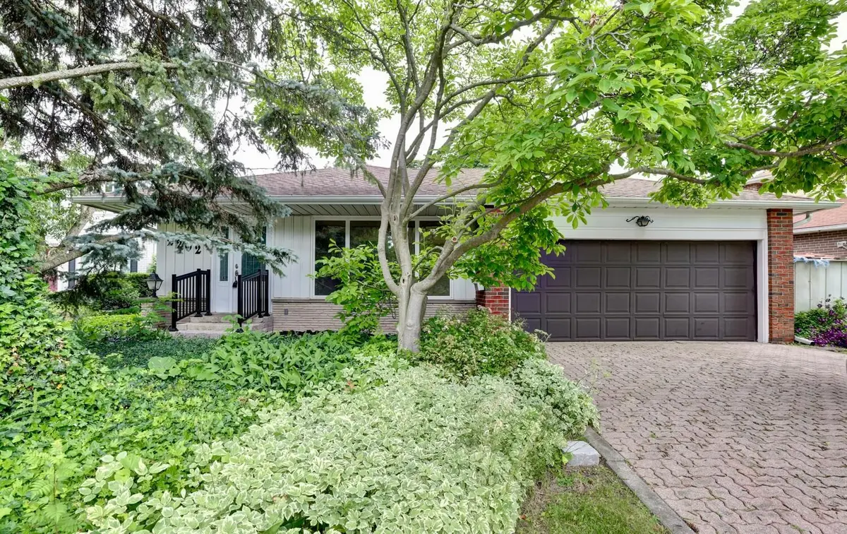 Mississauga, ON L5K 1K2,2202 Thorn Lodge DR