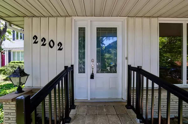 Mississauga, ON L5K 1K2,2202 Thorn Lodge DR