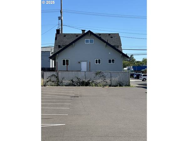 Hillsboro, OR 97123,353 SE BASELINE ST