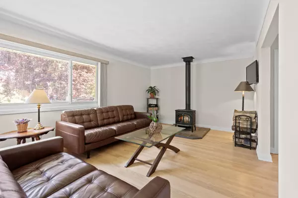 Woodroffe, ON K2B 5J4,434 Hartleigh AVE