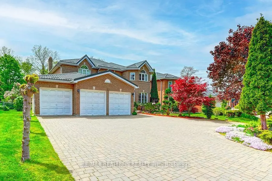 Toronto E10, ON M1C 1P1,23 White AVE