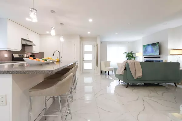 Burlington, ON L7M 1Y3,2495 Snowhill CT