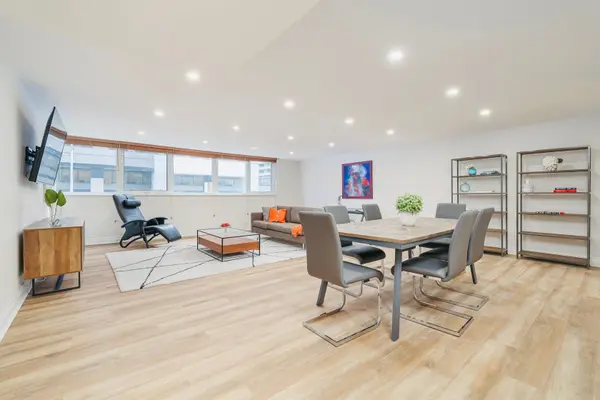 360 Bloor ST E #204, Toronto C09, ON M4W 3M3