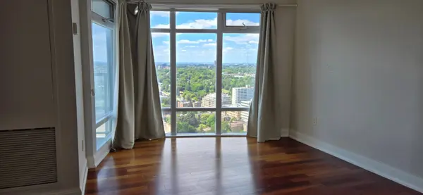 Toronto C10, ON M4S 3H7,2181 Yonge ST #2805