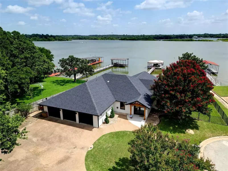 701 Harbor Drive N, Azle, TX 76020