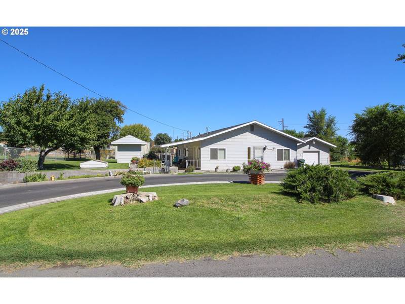 1855 E HOOKER RD, Hermiston, OR 97838