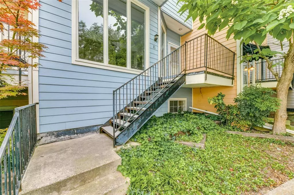 Dallas, TX 75231,8522 Park Lane #11